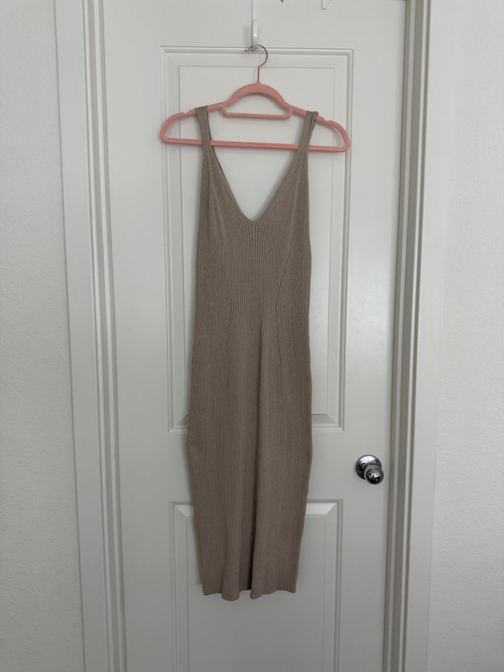 Ribbed Knit V-Neck Midi Dress in Taupe